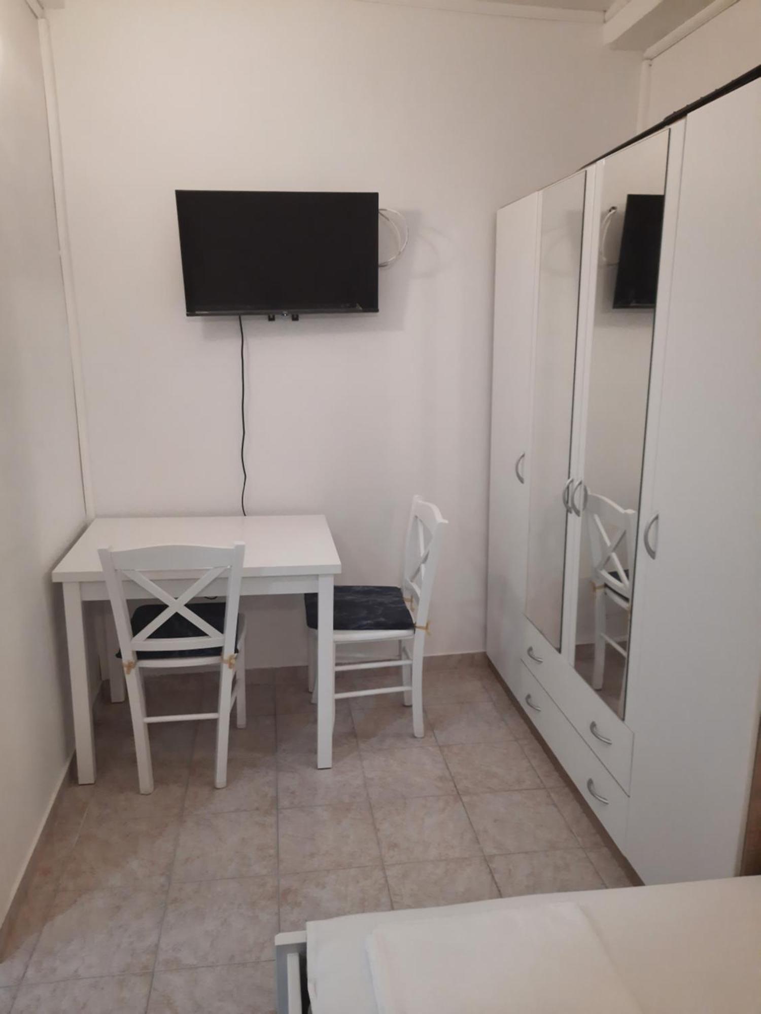 Apartmani Ana-Lora Lopar Exterior photo